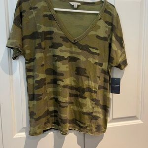 NWT 🍀 Lucky light weight Camo shirt